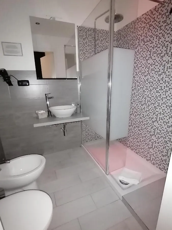 ** Pensión Hotel Chroma Italy - Chroma Deka Italia